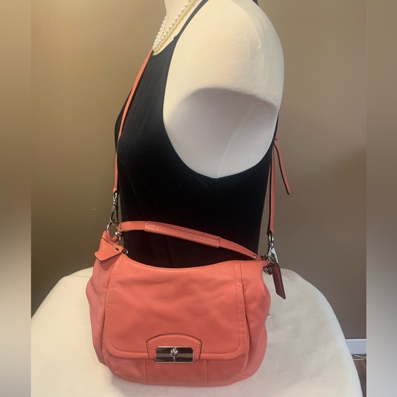 Coach Vintage Coral Crossbody purse - Picture 2 of 12